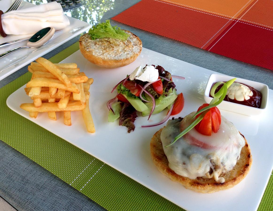 Astoria Garden Hotel บิชเคก ภายนอก รูปภาพ