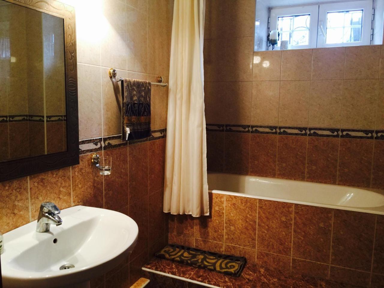 Astoria Garden Hotel บิชเคก ภายนอก รูปภาพ